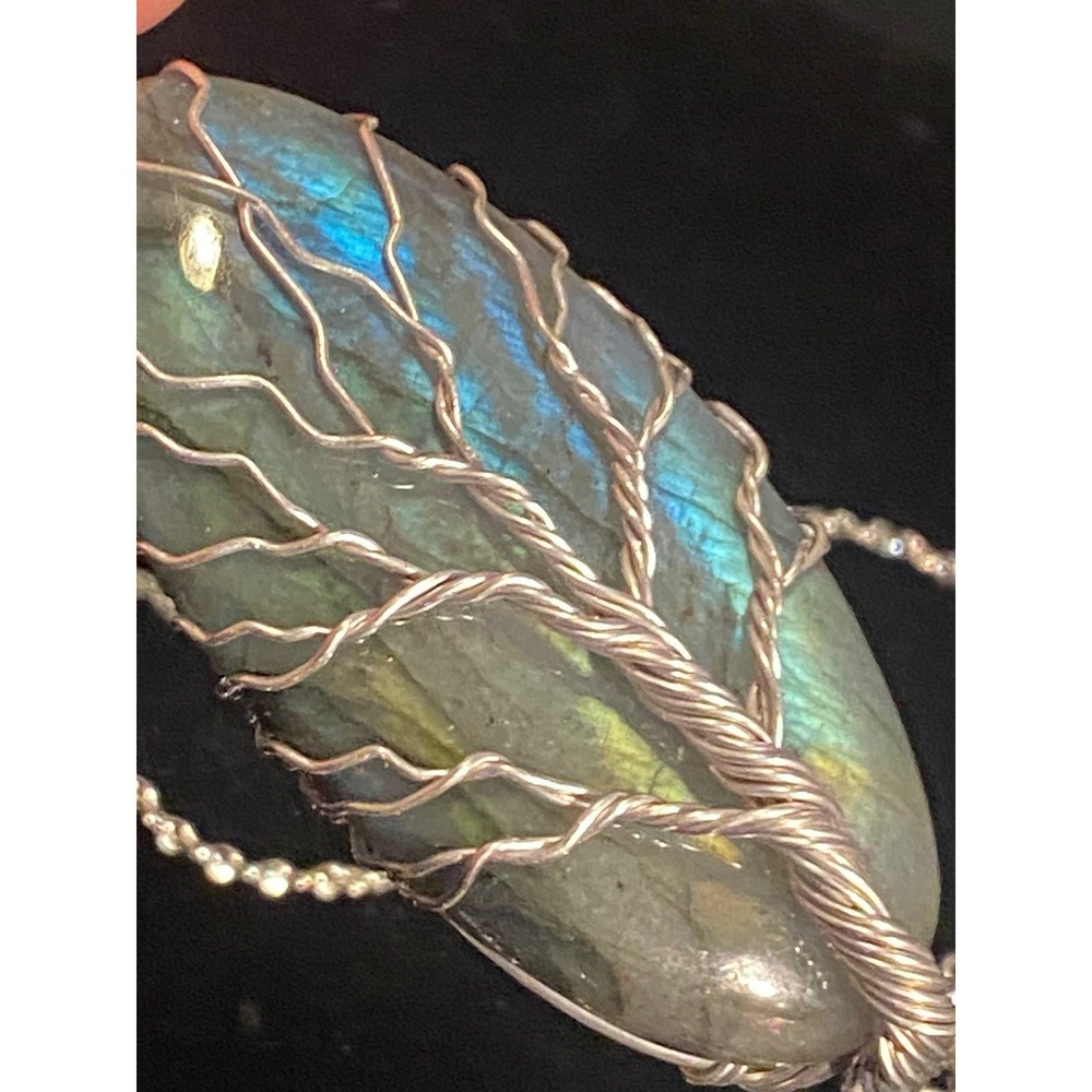 Absolutely stunning labradorite tree of life gemstone pendant MT1